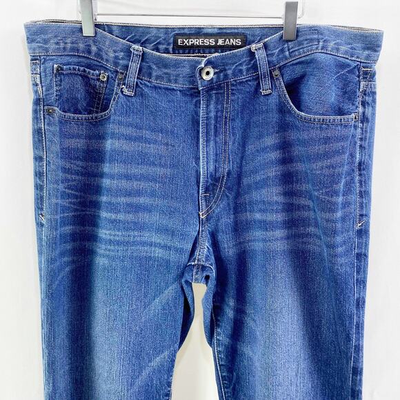 EXPRESS Men's Loose Fit Straight Leg Mid-Rise Cotton Jeans - Picture 6 of 11